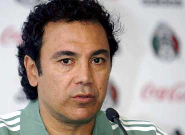 Sanchez durante una conferenza stampa da C.T. della nazionale messicana